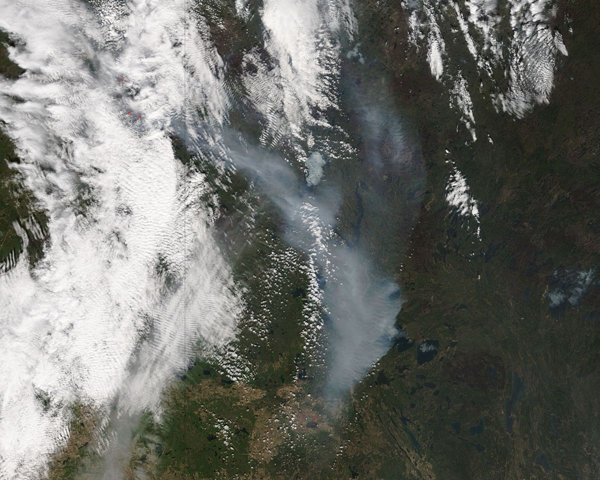 Huge Canadian Wildfire Spotted from Space (Photos) Space