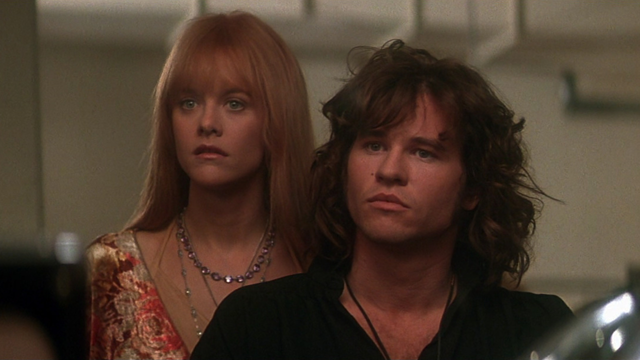 Meg Ryan y Val Kilmer en Las puertas