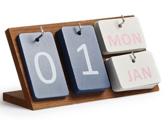 wooden calender manual changing plaques