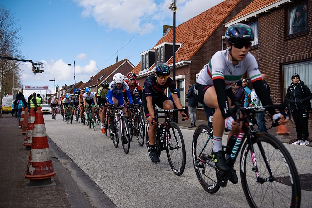 Barbara Guarischi (CANYON//SRAM) with one lap to go at Omloop van Borsele 2016