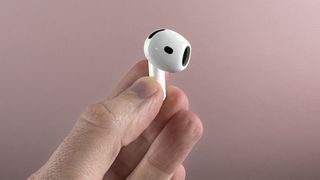 AirPods 4 bud