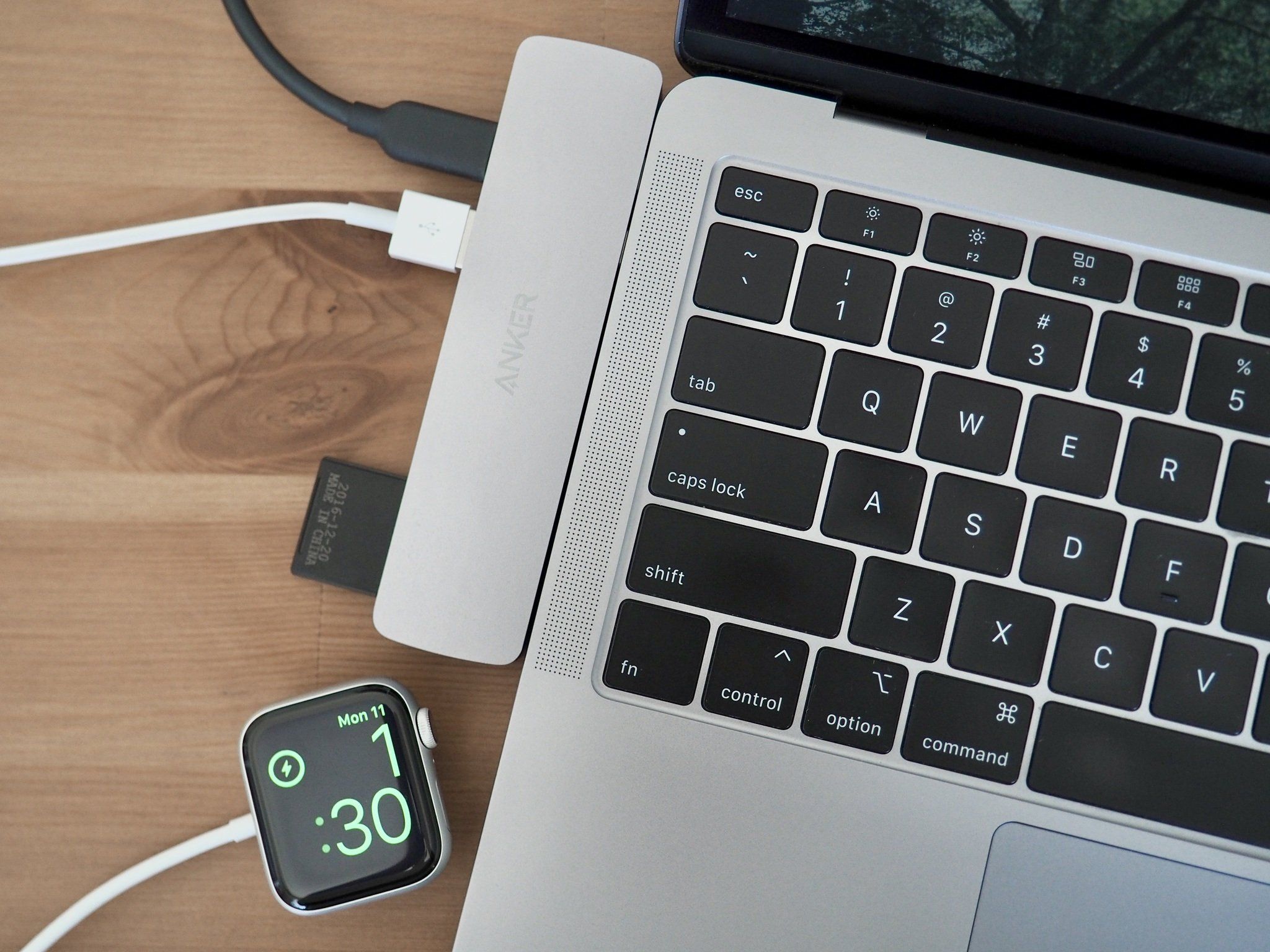 パソコン Anker PowerExpand+ 7-in-1 USB-C Anker 7 in-1 プレミアム USB-Cハブ｜USBハブの製品情報 | Anker Japan