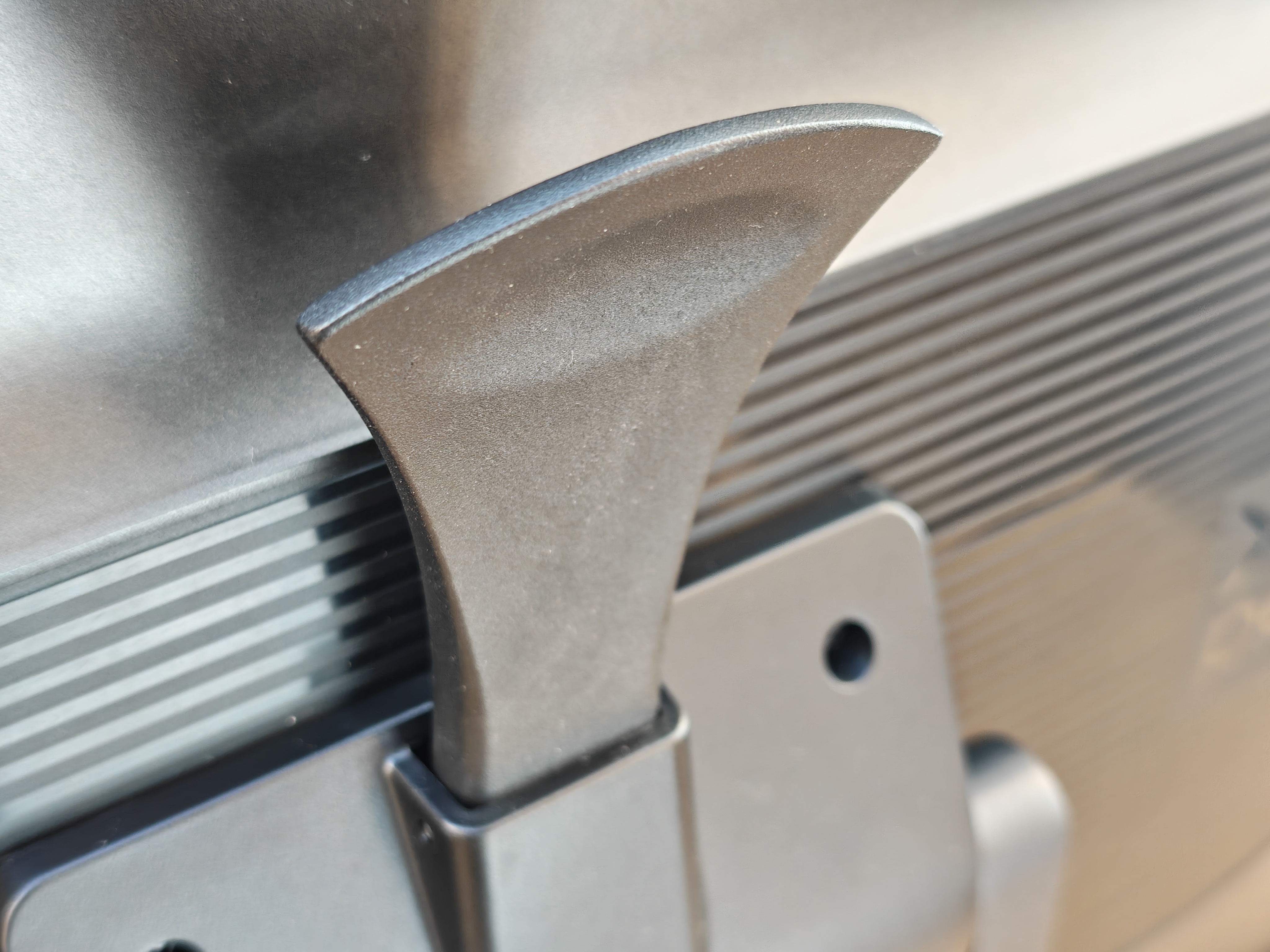 XPPen Artist Pro 27 Gen 2 review; photos of a large drawing tablet