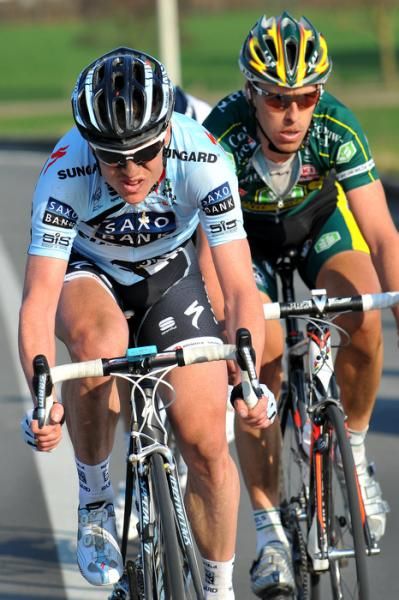 Nick Nuyens (Saxo Bank Sungard) leads Frederic Amorison (Landbouwkrediet) in the decisive break.
