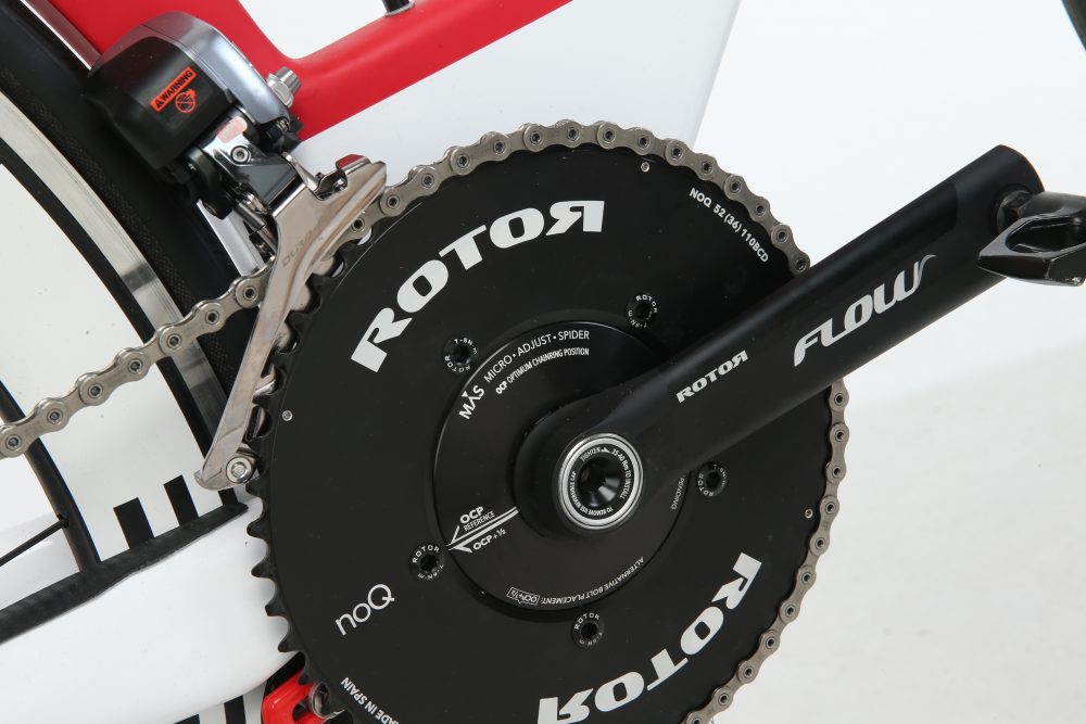 A mid compact chainset adorns the P5
