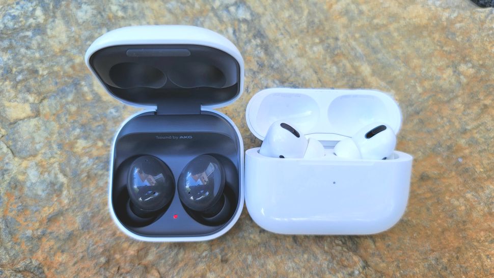 Что лучше galaxy buds или airpods