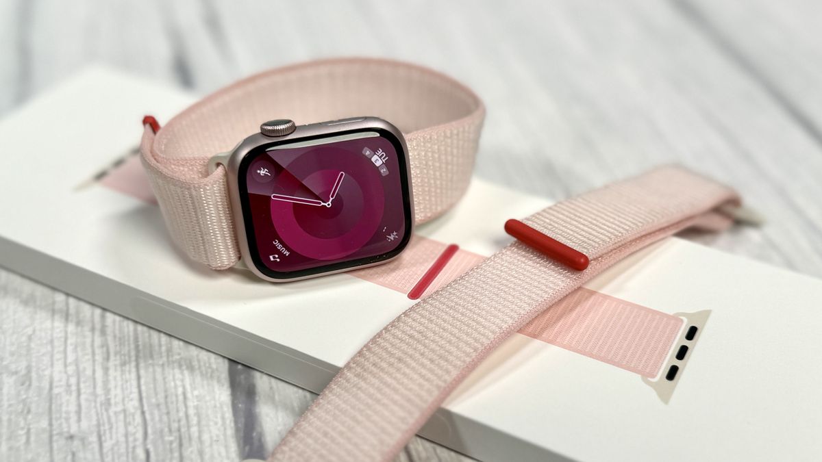 I Tried The New Apple Watch Series 9 Watch Bands — And There's A Clear 