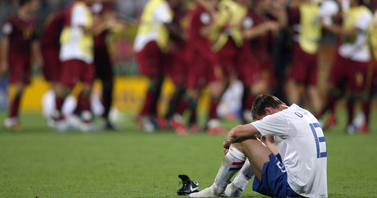 Dutch defender Andre Ooijer looks dejected at the end of the World Cup 2006 round of 16 football game Portugal vs. Netherlands, 25 June 2006 at Nuremberg stadium. Portugal won 1-0