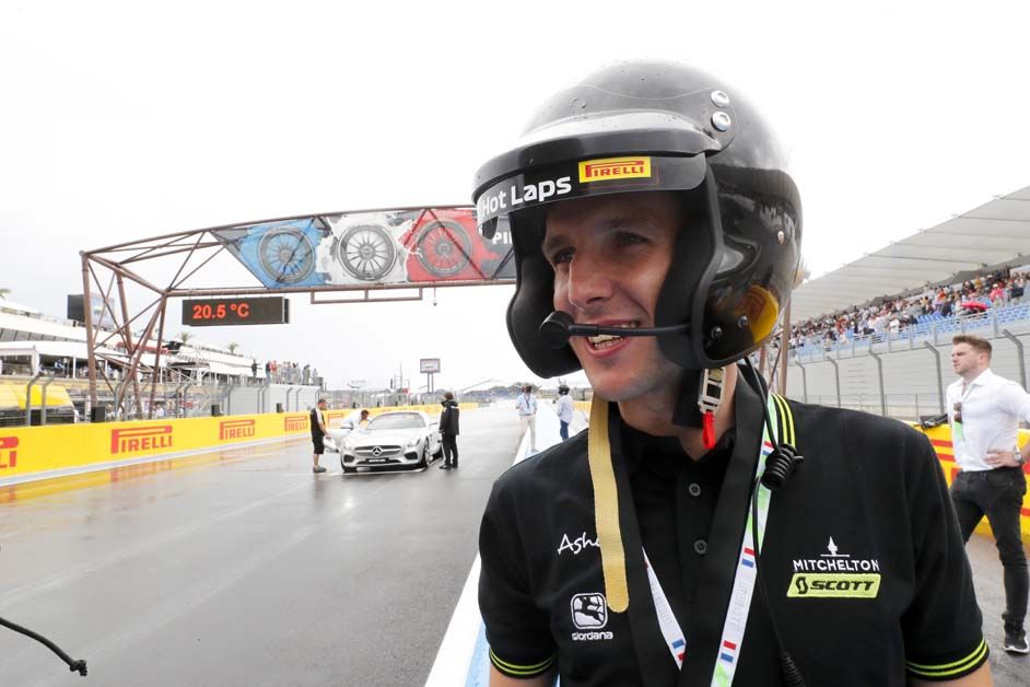 Simon Yates gets ready for a hot lap of Paul Ricard