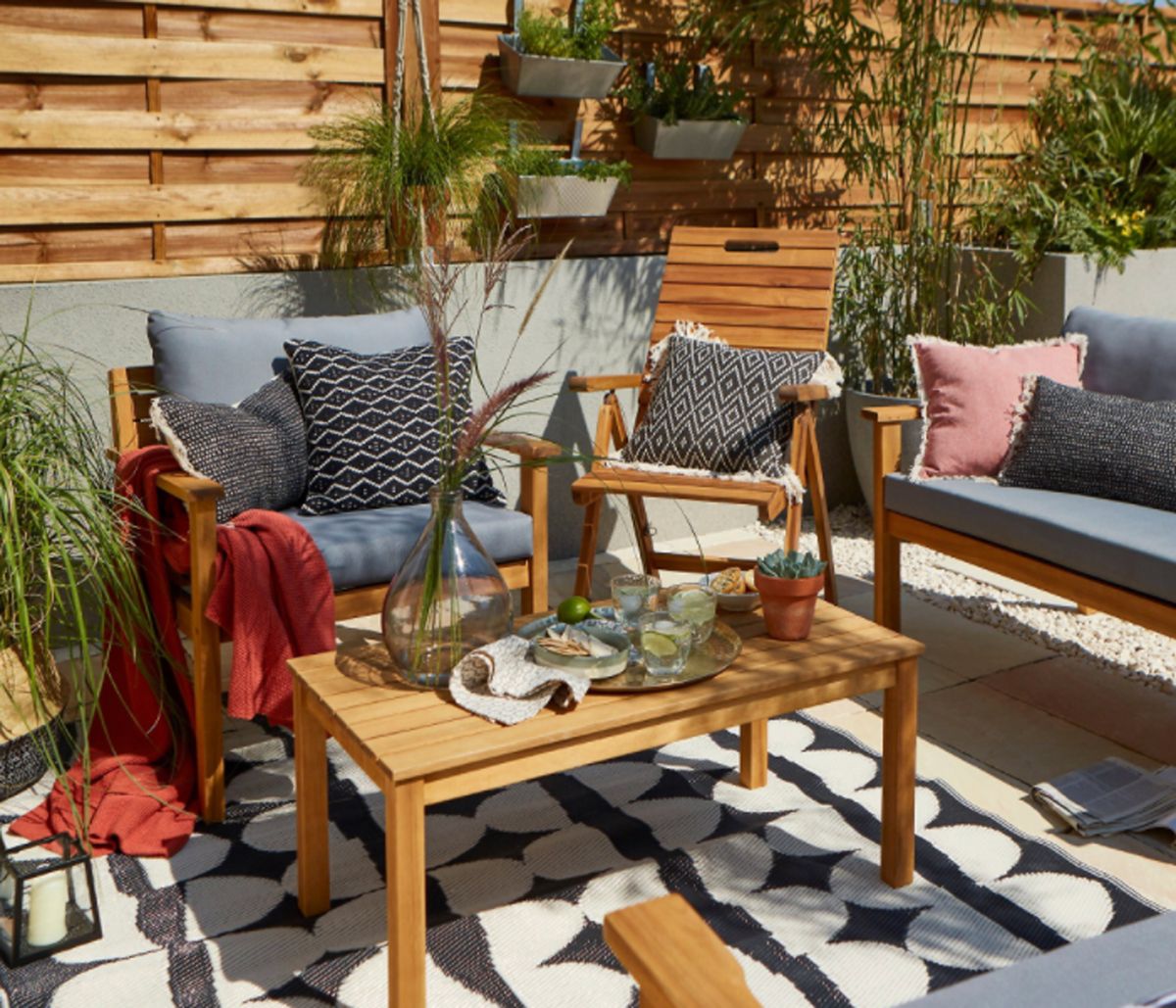 B&Q garden furniture has 20% off – relax outside in style for less