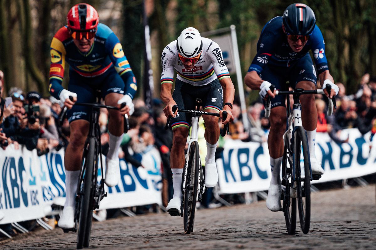 Picture by Zac Williams/SWpix.com - 24/03/2024 - Cycling - 2024 Gent Wevelgem in Flanders Fields - Mathieu Van Der Poel, Alpecin Deceuninck, Laurence Pithie, Groupama FDJ, Mads Pedersen, Lidl Trek.