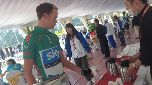Morning coffee for Chris Froome before the start