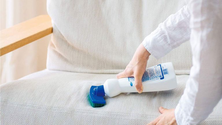 Mum Uses Carpet Cleaner To Get Filthy Stains Off Her Pushchair In Almost No Time At All