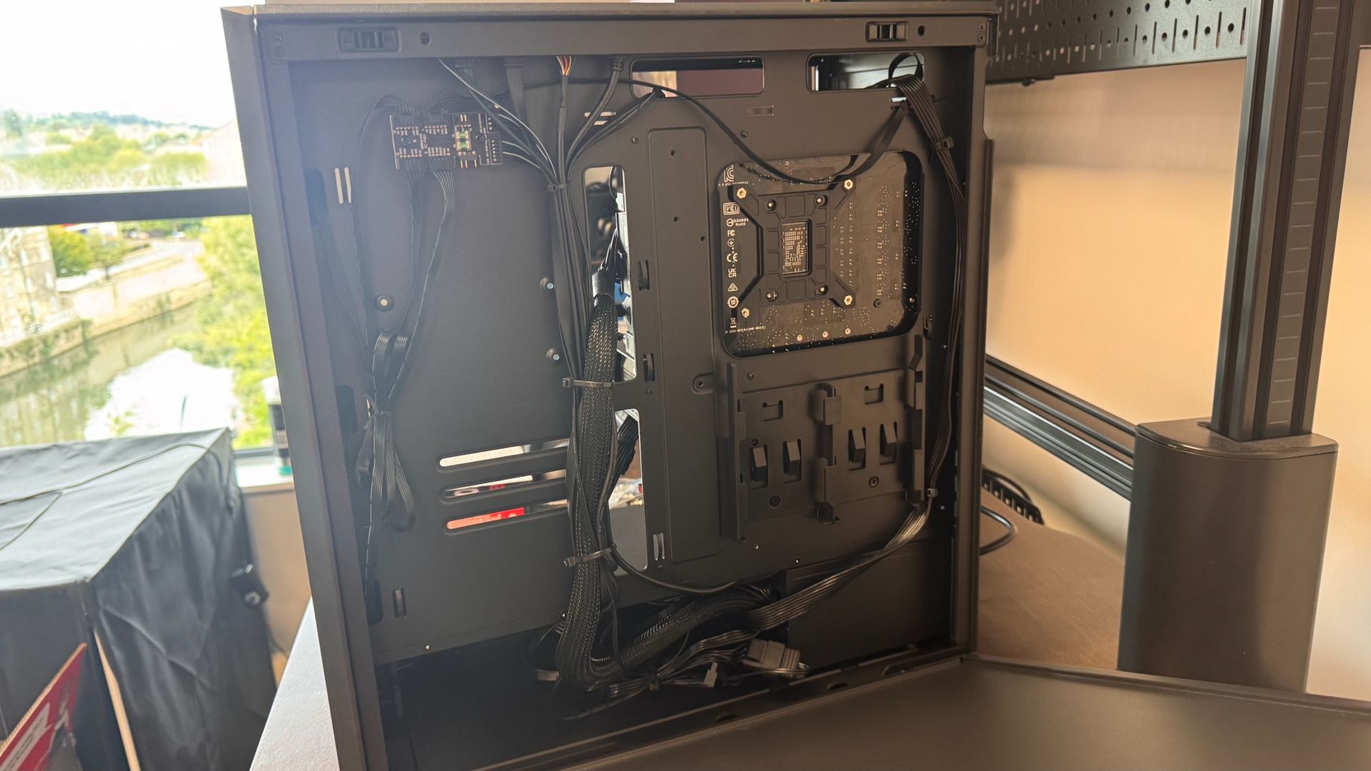 iBuyPower RDY Scale B06 gaming pc on a wooden desk