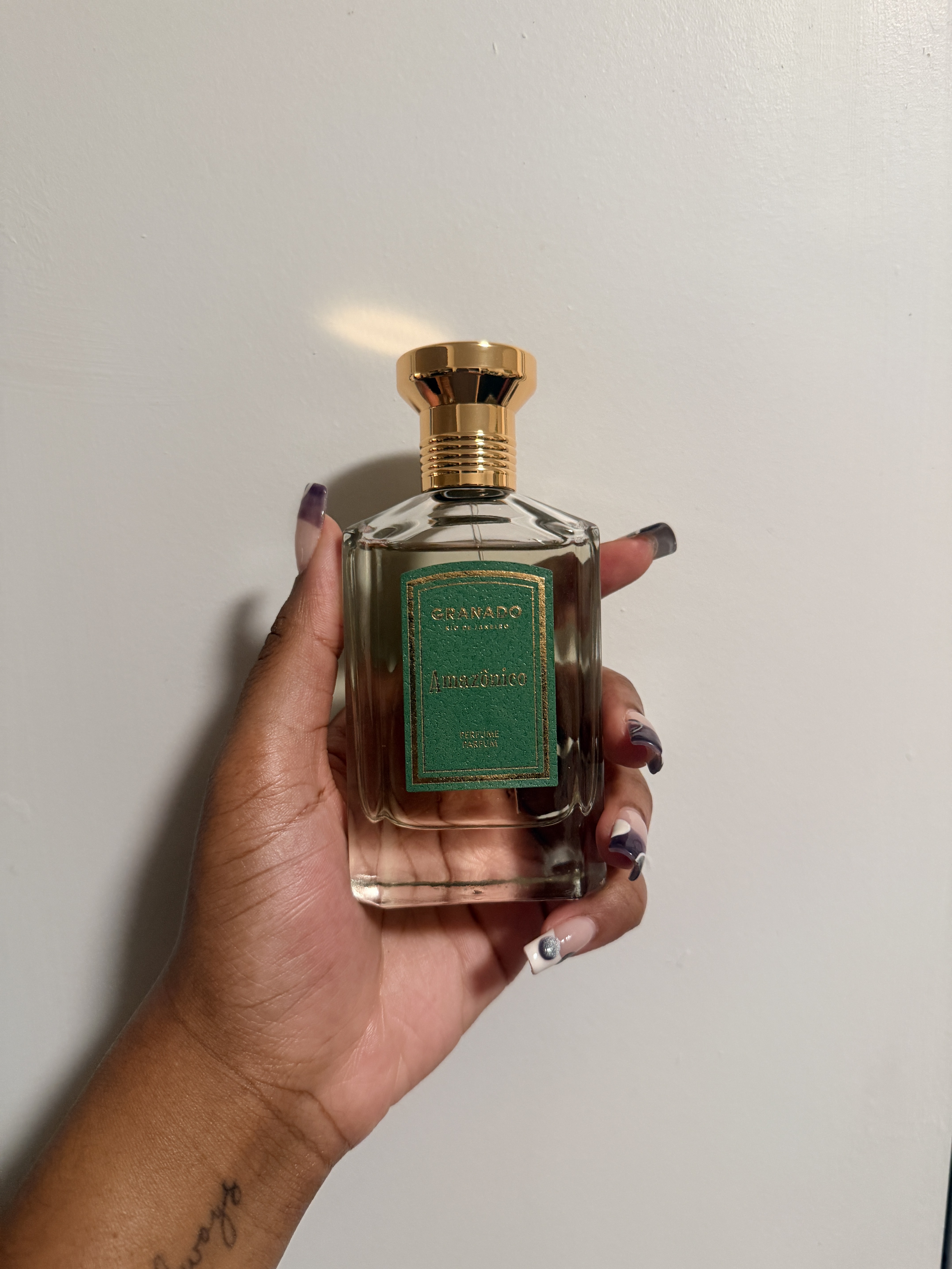Ariel Baker testing Amazonico from Granado parfums.
