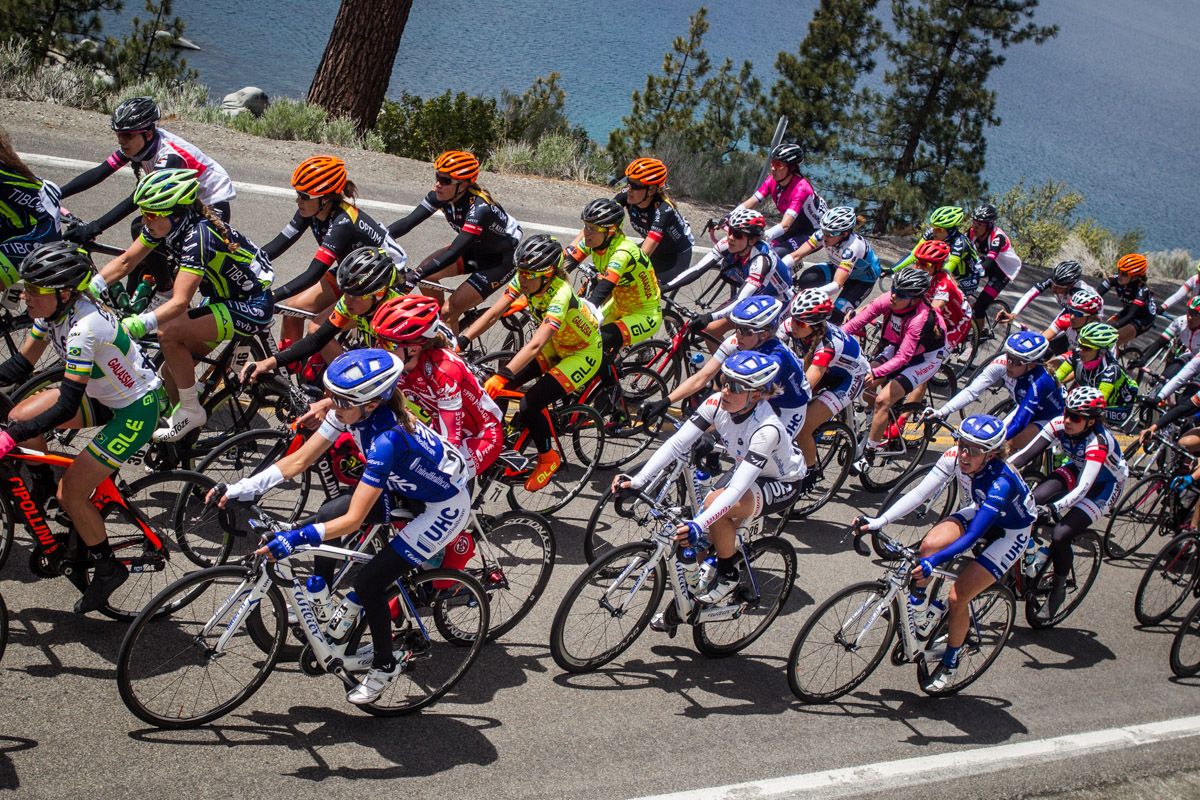 The UnitedHealthcare team stays gathered heading into todays final climb