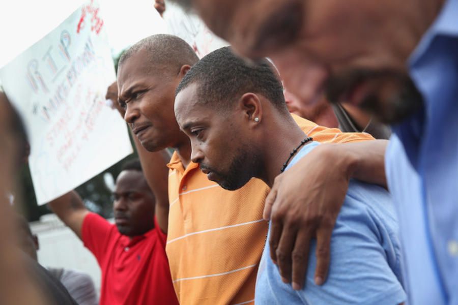 Michael Brown&amp;#039;s stepdad apologizes for his response to Ferguson verdict