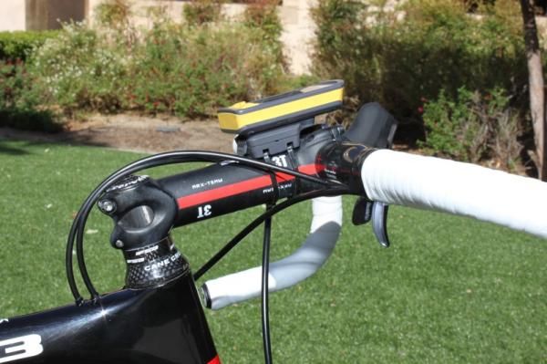 Bos uses a 140mm ARX Team alloy stem from 3T.