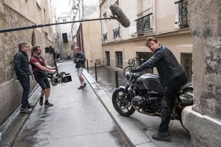 Left to right: Director Christopher McQuarrie, B Camera/Steadicam Operator Marcus Pohlus and Tom Cruise (right) on the set of MISSION: IMPOSSIBLE - FALLOUT, from Paramount Pictures and Skydance. The Lectrosonics SMV transmitter is located next to the wind-protected shotgun microphone.