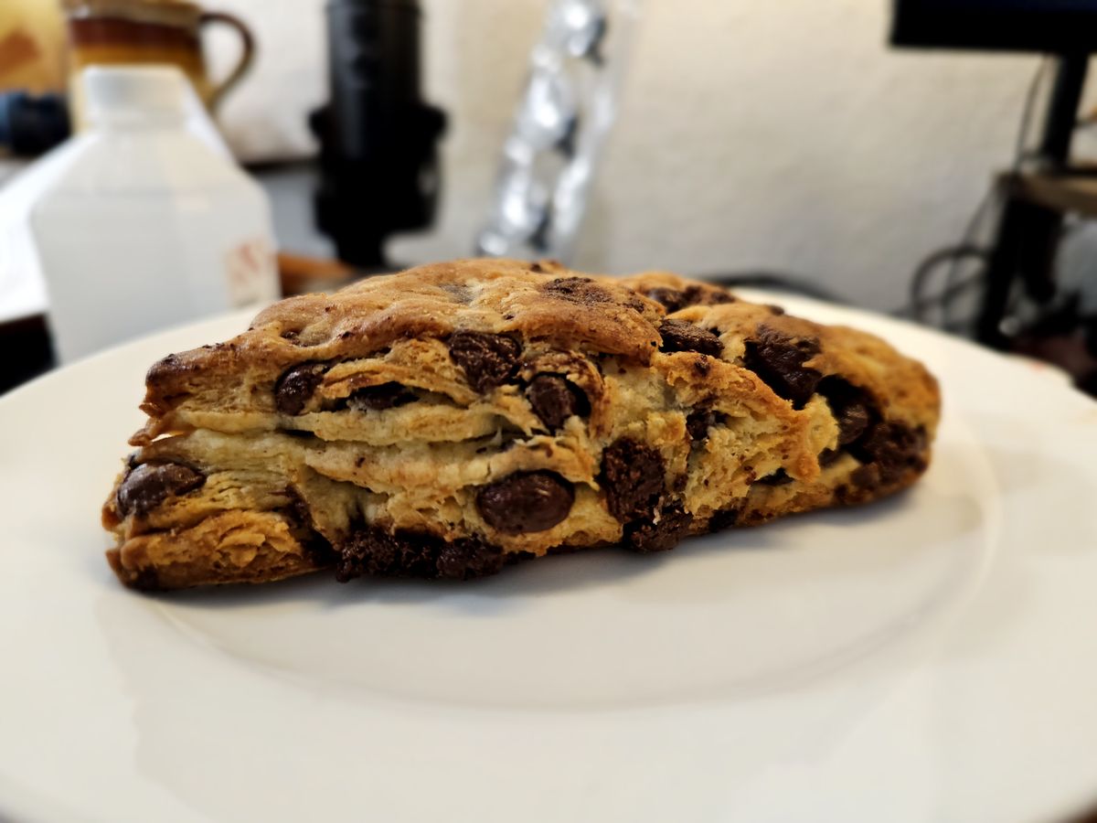 scones taken with food mode Galaxy S23 Ultra camera