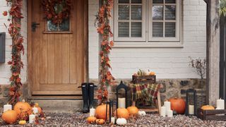 autumn decor ideas pumpkins decorating a porch and front door