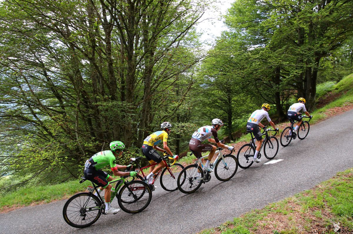 Michal Kwiatkowski pacing Sky teammate Chris Froome during stage 13