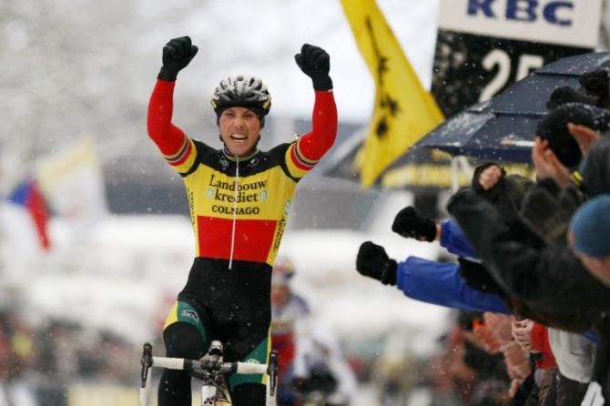 Belgian champion Sven Nys prevails in a snowy editon of the Kalmthout World Cup round on December 20, 2009