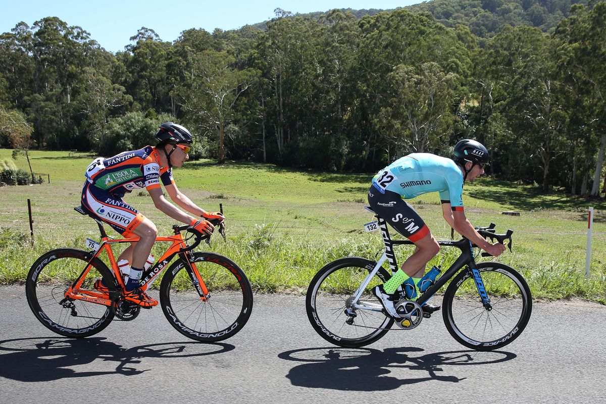 Chris Harper leading Yuma Koishi (Nippo - Vini Fantini)