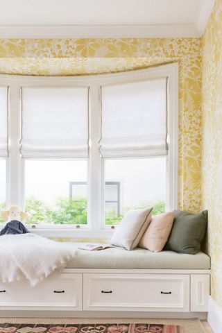 kids room ideas built under window seat