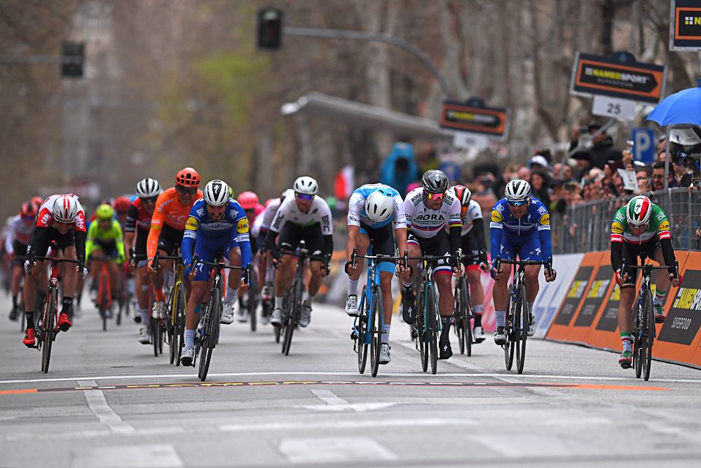 Riders bear down on the finish near the end of stage 6 at Tirreno-Adriatico