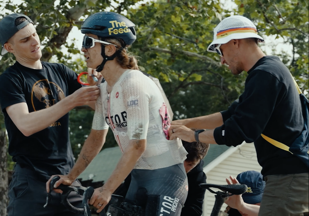 A glimpse of Lauren De Crescenzo at one of the Unbound Gravel 200 checkpoints and service from her crew