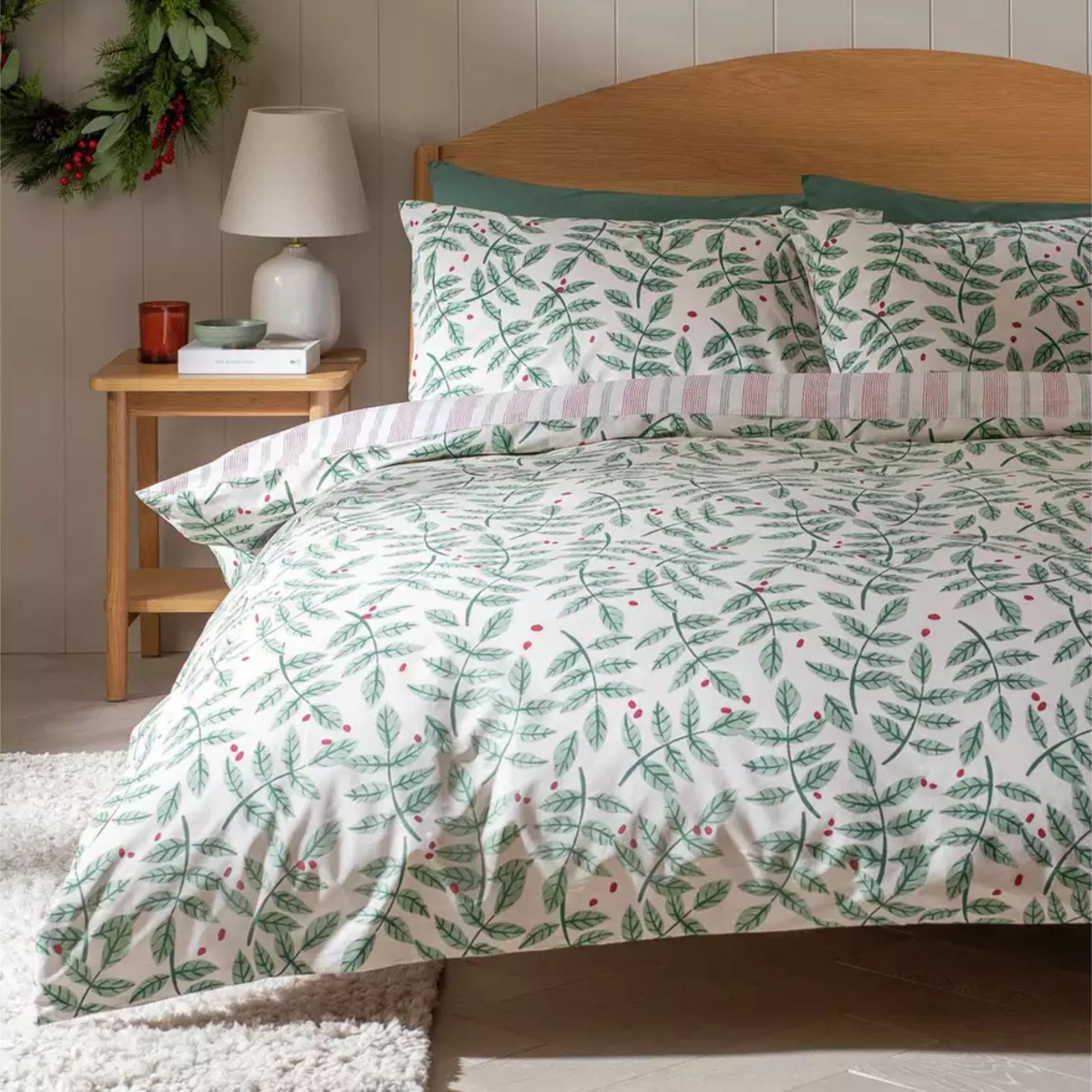 Argos Home Christmas Robin Holly Print Bedding Set