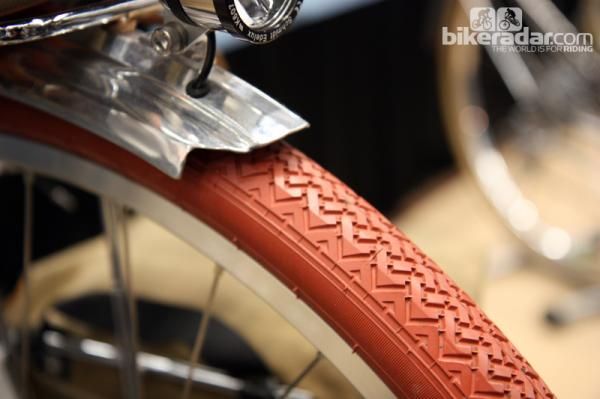As always, builders at NAHBS are ahead of the curve in terms of market trends. 650b wheels and tires are just now entering into the conversation in the mass market but they were plentiful at NAHBS for both pavement and dirt.