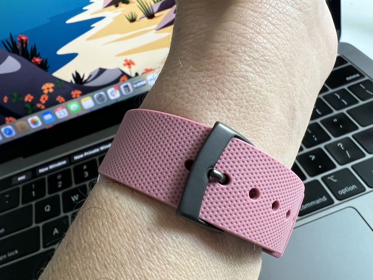 U By Uag Apple Watch Silicone Strap Lifestyle Buckle