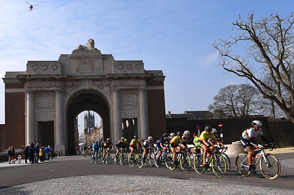 The women's peloton rides out to the Flanders Fields for Gent-Wevelgem