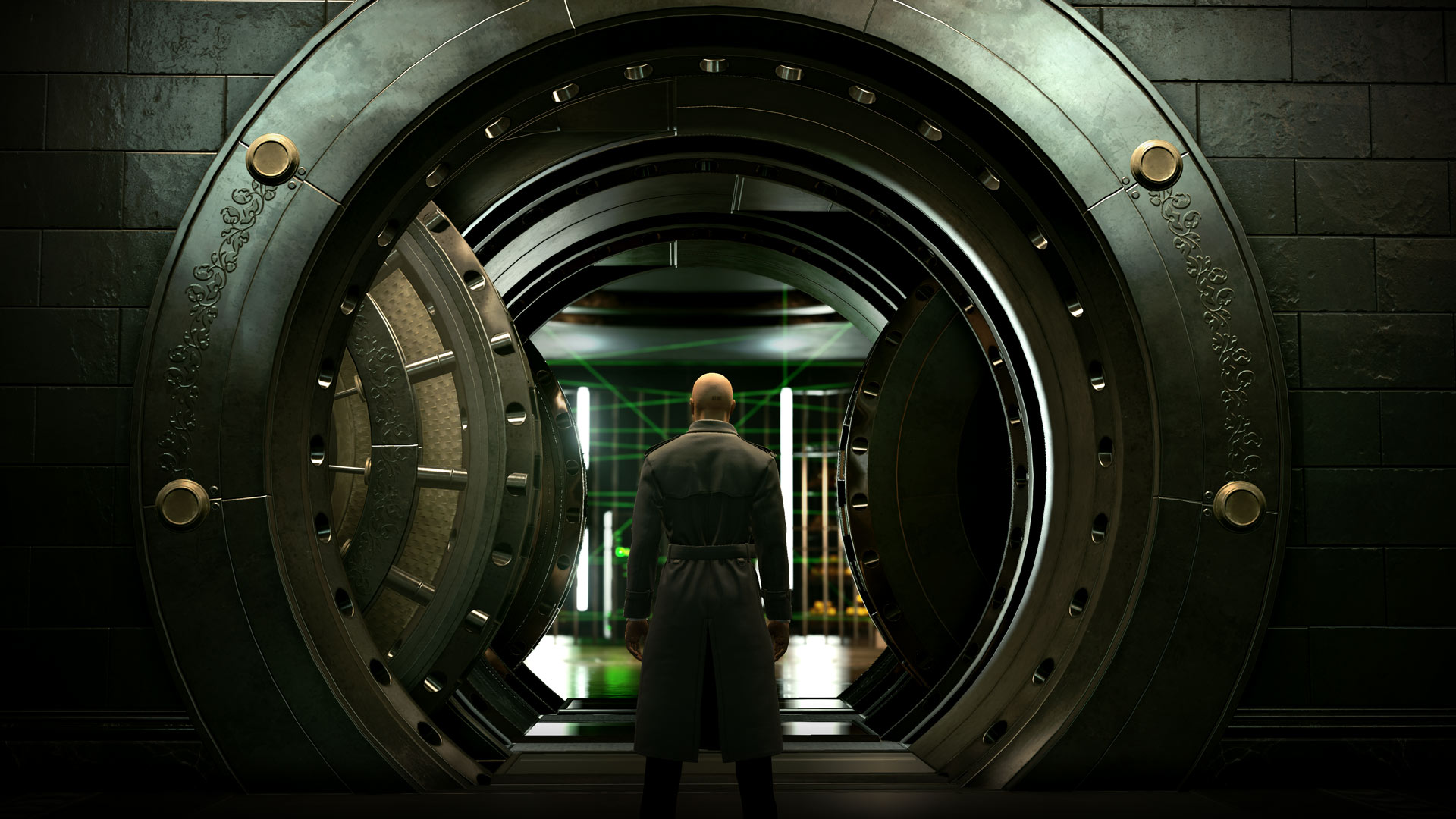 Agent 47 going into a bank vault