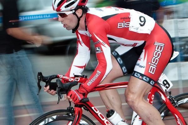 Eric Young (Bissell) riding in the group.