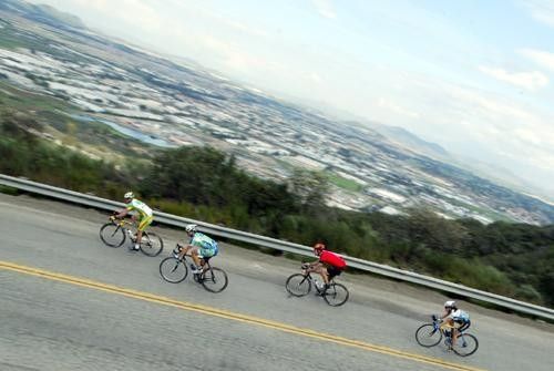 Landis leads the group on a decent back into town with the southern California sprawl in the background.