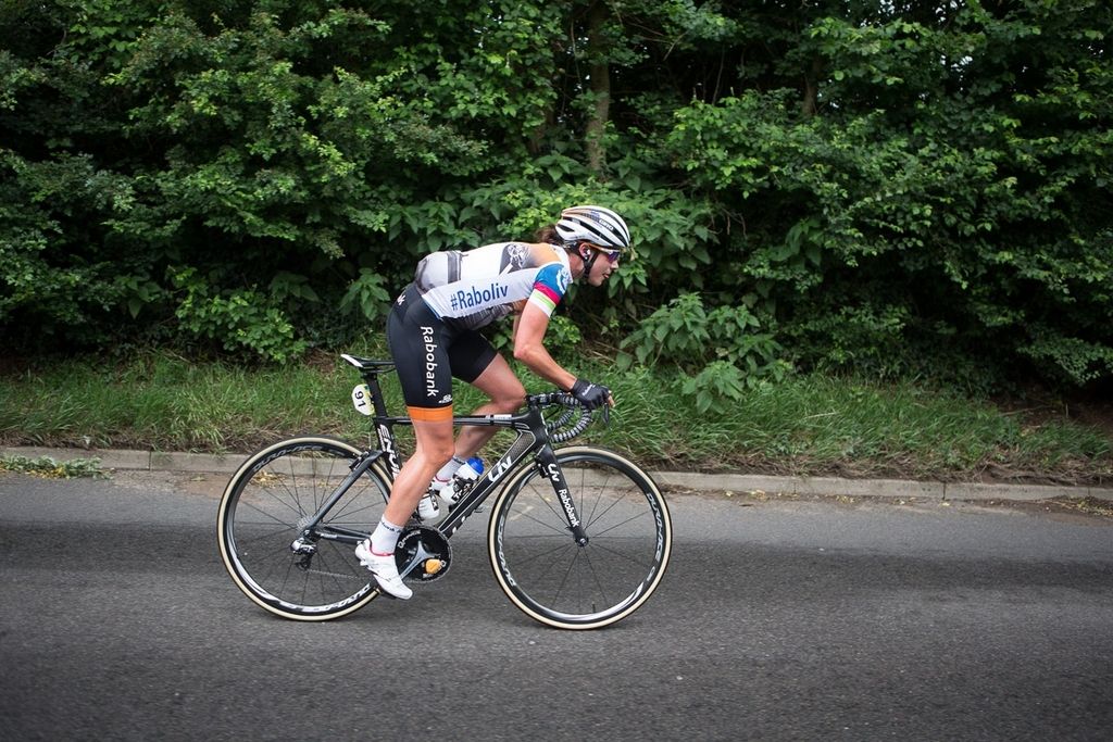 Marianne Vos (Rabo-Liv) chasing back on after a wheel change