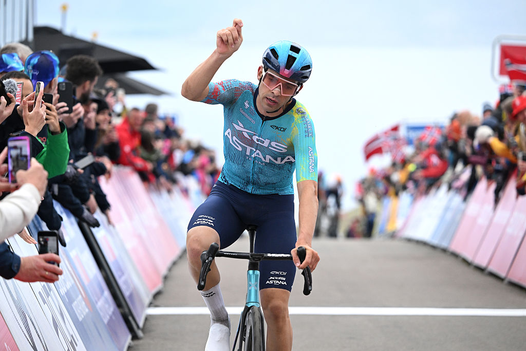 Thomas Silva (XDS-Astana) wins stage 3 summit finish 
