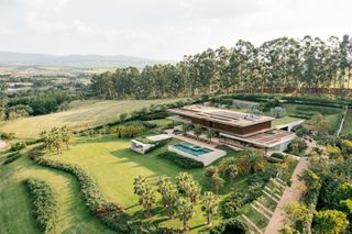 Valencia House, Brazil by Padovani Arquitetos