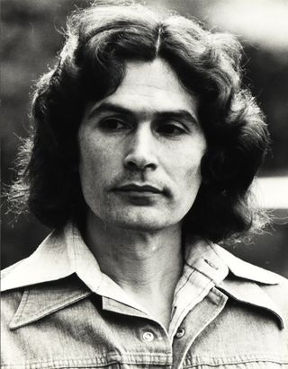 a black and white photo of serial killer rodney alcala in 1979