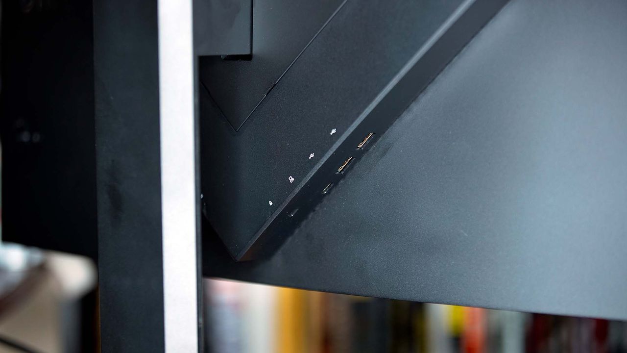 More ports on the backside of the HP Omen 27c