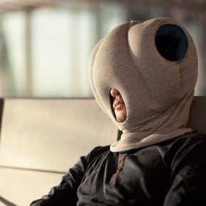 The wearable pillow