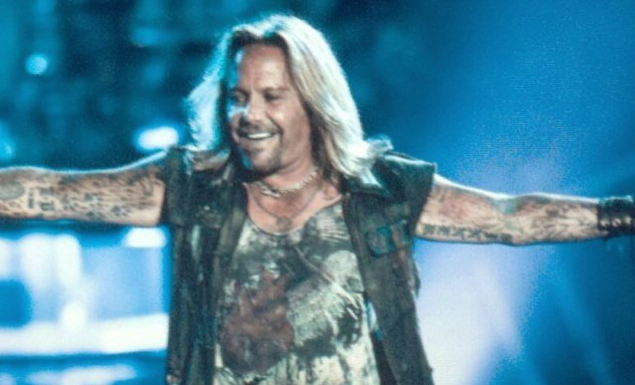 Motley Crue's Vince Neil Bids Fans a Tearful Goodbye — Video | Guitar World