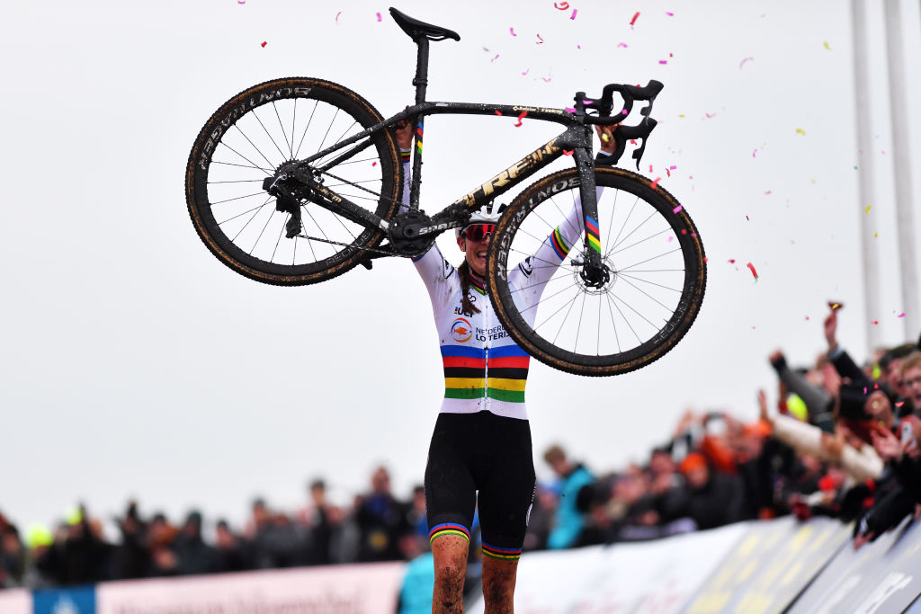 COL DU VAM DRENTHE NETHERLANDS NOVEMBER 06 Lucinda Brand of Netherlands celebrates at finish line as race winner during the 19th UEC European Cyclocross Championships 2021 Womens Elite EuroCross21 UECcycling on November 06 2021 in Col du Vam Drenthe Netherlands Photo by Luc ClaessenGetty Images