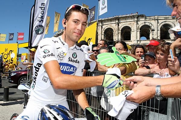 Best young rider Vincenzo Nibali (Liquigas) was popular with the autograph hunters.