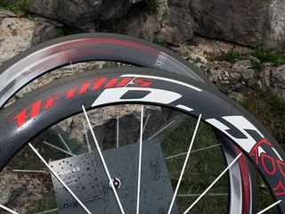 Like all of the all-carbon Aeolus wheels, the 65mm-deep Aeolus 6.5 is based on the Race XXX Lite rim but with an aerodynamic cap bonded on top.