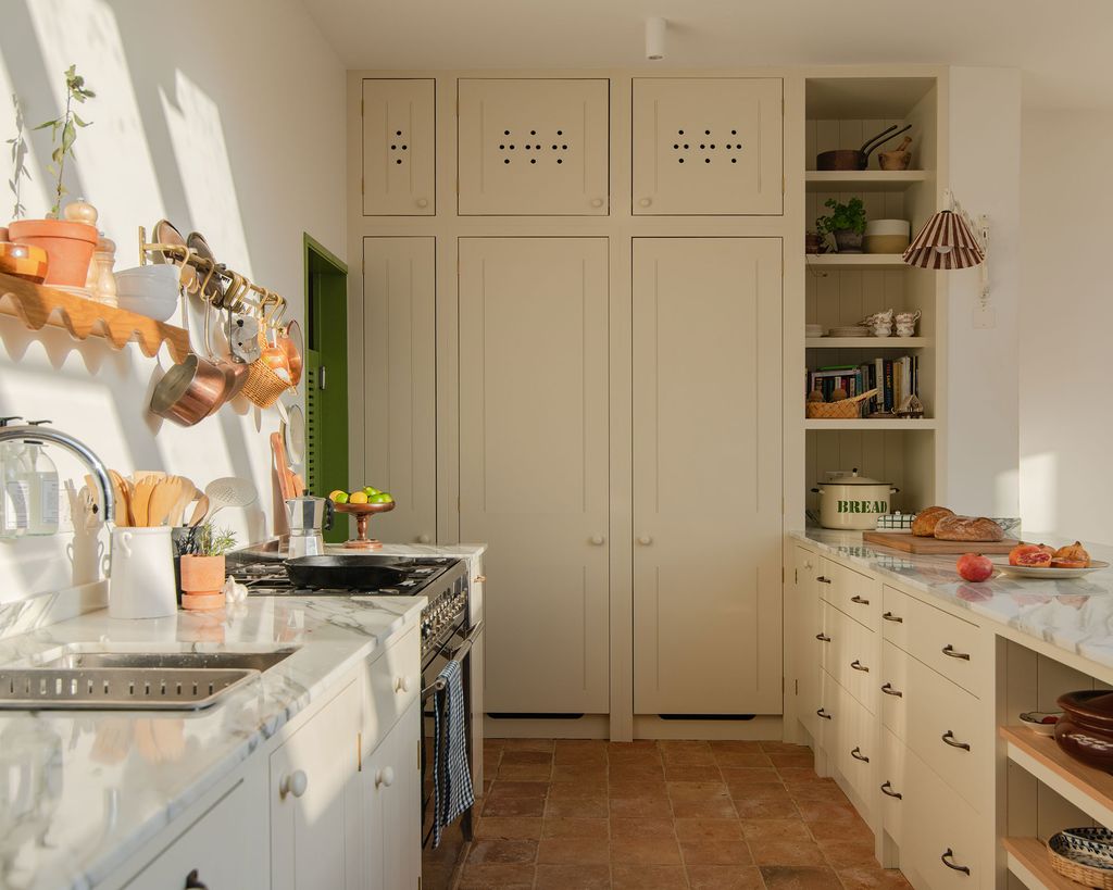 Floor-to-ceiling kitchen storage ideas: 10 stylish looks | Homes and ...