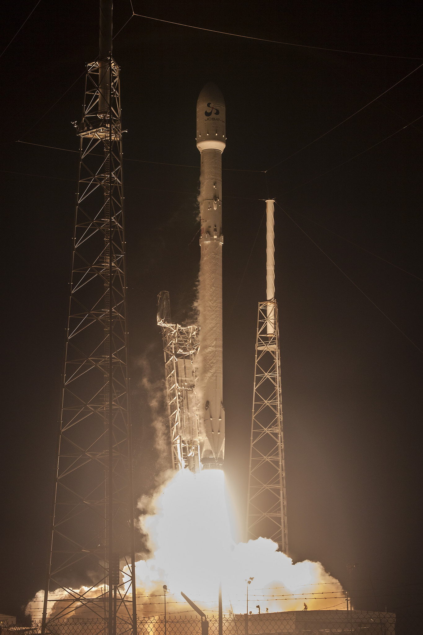 Photos: SpaceX Launches JCSAT-14 Satellite, Lands Rocket at Sea | Space